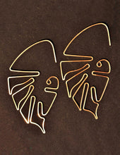 Load image into Gallery viewer, Monstera Earrings