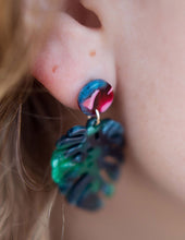 Load image into Gallery viewer, Monstera Leaf Earrings

